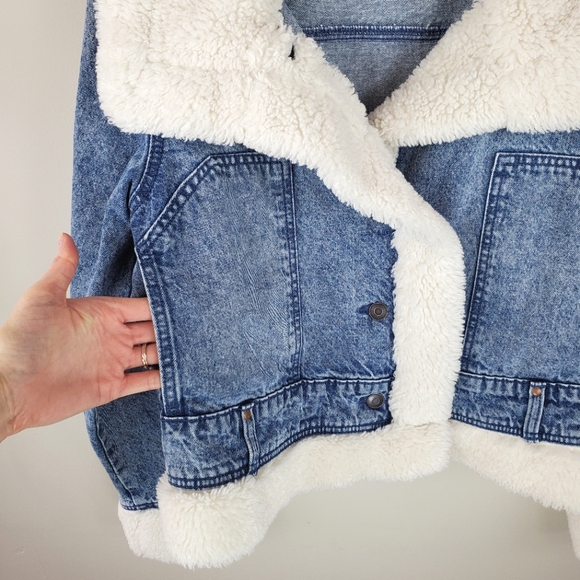 Celebrity Pink Size M Sherpa Button Up Denim Jean Jacket With Pockets - Picture 8 of 13